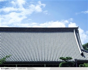 名胜建筑-日本古老建筑灰瓦坡屋顶