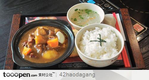 中式快餐秘制咖喱牛腩饭