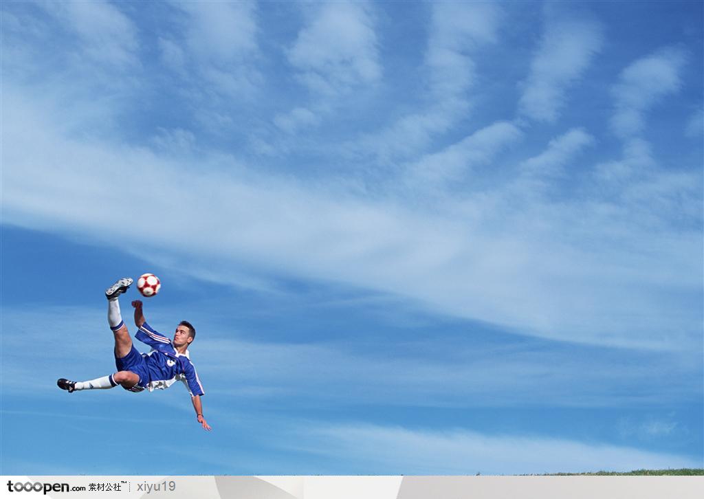 比赛运动-凌空飞起的足球运动员