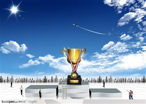 白色领奖台上的金色奖杯和城市建筑背景