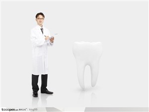 白色牙齿模型和穿着白色大褂的医生