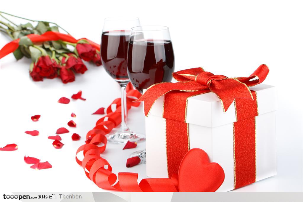 情人节元素礼品盒玫瑰花红色心形