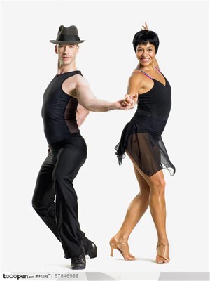 舞蹈肢体动作-外国双人舞手拉手摆动着身体跳拉丁