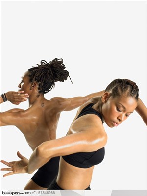 舞蹈肢体动作-背靠着背的两个正在舞蹈的外国演员