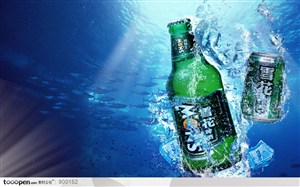 饮料广告-水中的雪花啤酒海报