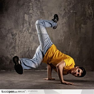 舞动舞体育运动街舞外国男人舞蹈图片