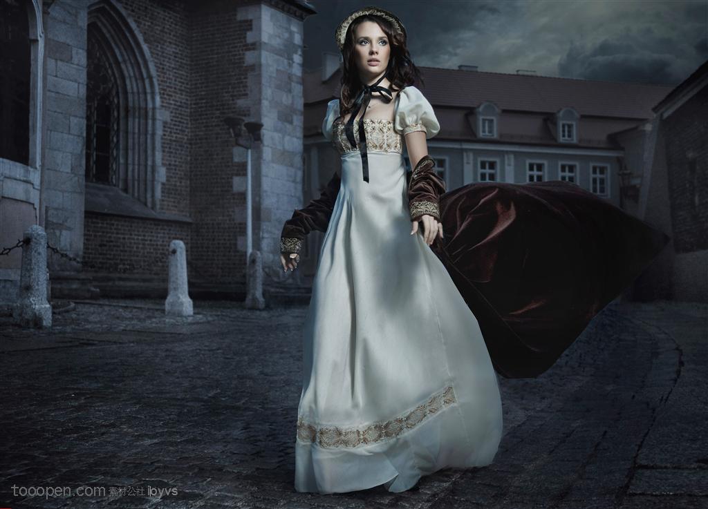城堡里身穿白色礼服的神秘女郎外国美女
