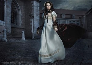 城堡里身穿白色礼服的神秘女郎外国美女
