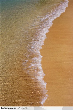 海滩风景-翻滚的海水