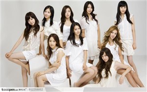 韩国超级美女组合少女时代白色性感装扮