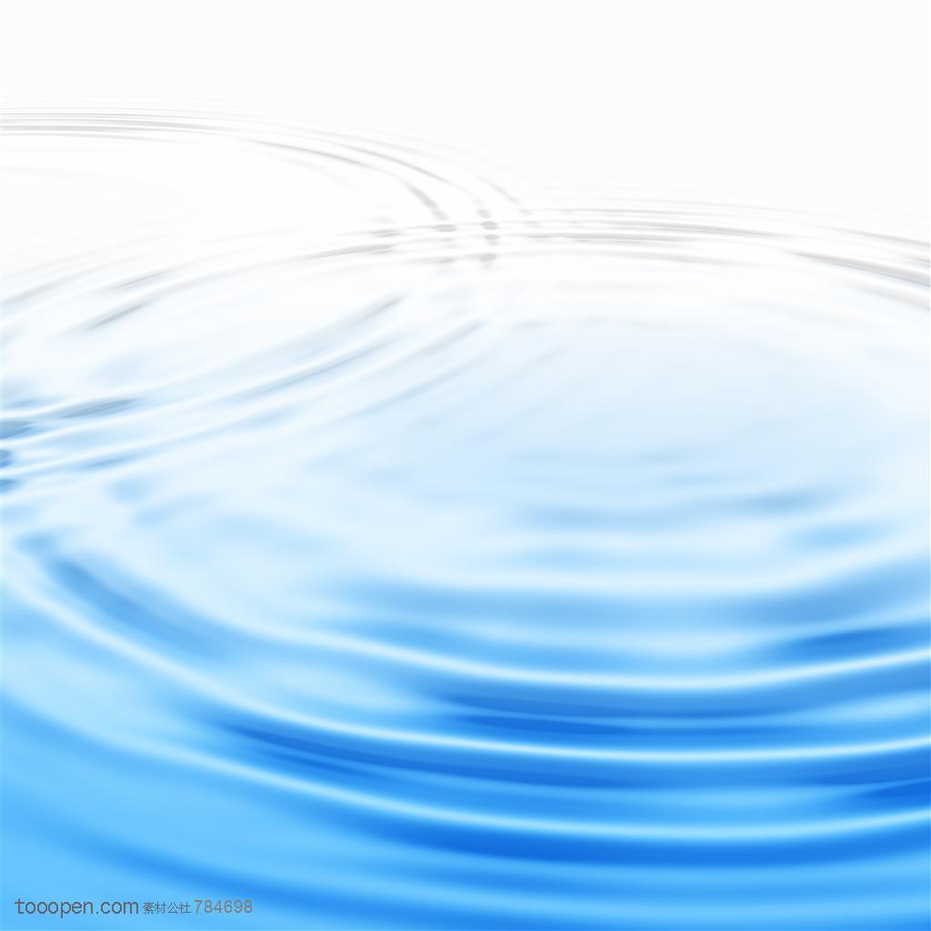 蓝色的水面上的水波涟漪