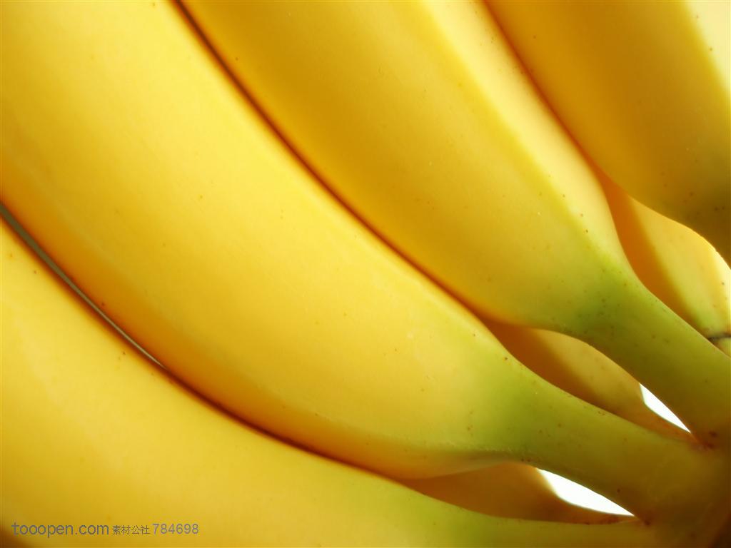 新鲜水果-斜着摆的一串香蕉特写