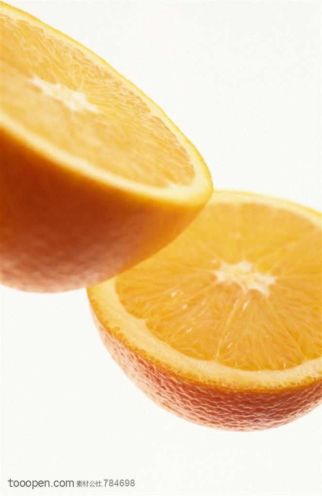 新鲜水果-被切成两半的橙子特写
