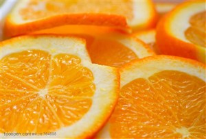 新鲜水果-切开的橘子片露出果肉特写