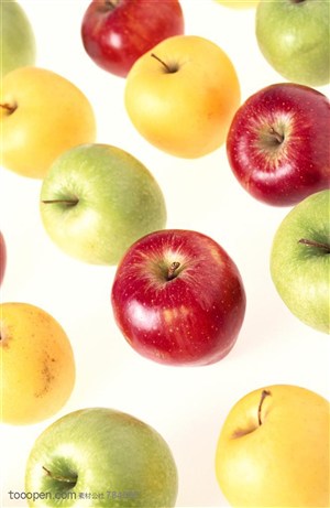 新鲜水果-摆在一起的红苹果、青苹果、黄苹果