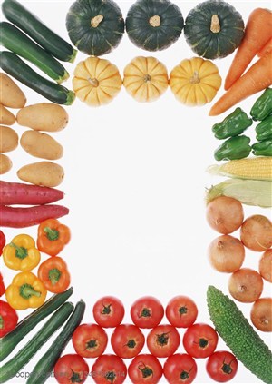 新鲜蔬菜-摆成一个口子形状的西红柿、黄瓜、土豆、灯笼椒、南瓜、红萝卜、洋葱等新鲜蔬菜