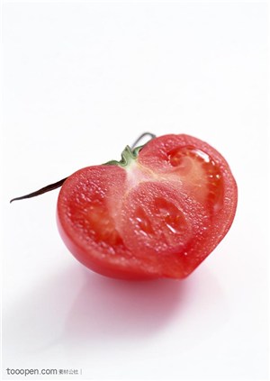 新鲜蔬菜-被切开的西红柿