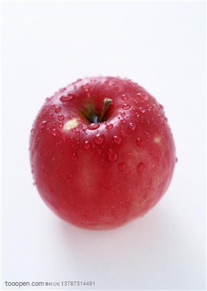 新鲜水果-带着露水的红苹果
