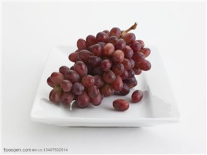 新鲜水果-透明碗里装着红树莓