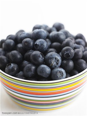 新鲜水果-一大盆蓝莓特写