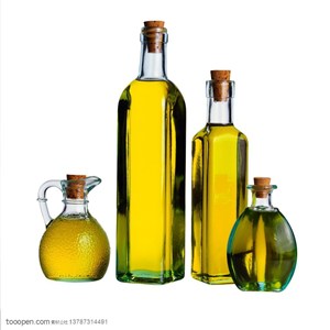 食材-园瓶子和长方形瓶子里装着食用油