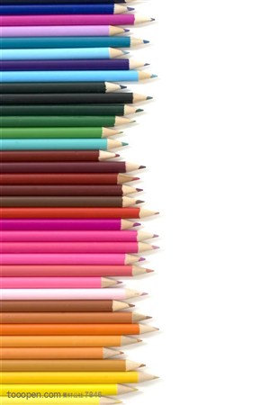 彩色铅笔特写-横着摆放在一起的彩色铅笔