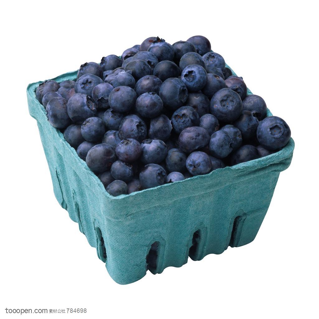 新鲜水果-蓝色盒子里装满了蓝莓