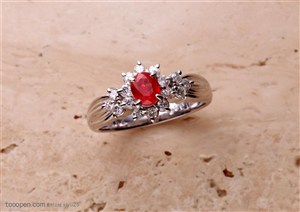 新婚物语-沙滩上的红宝石戒指