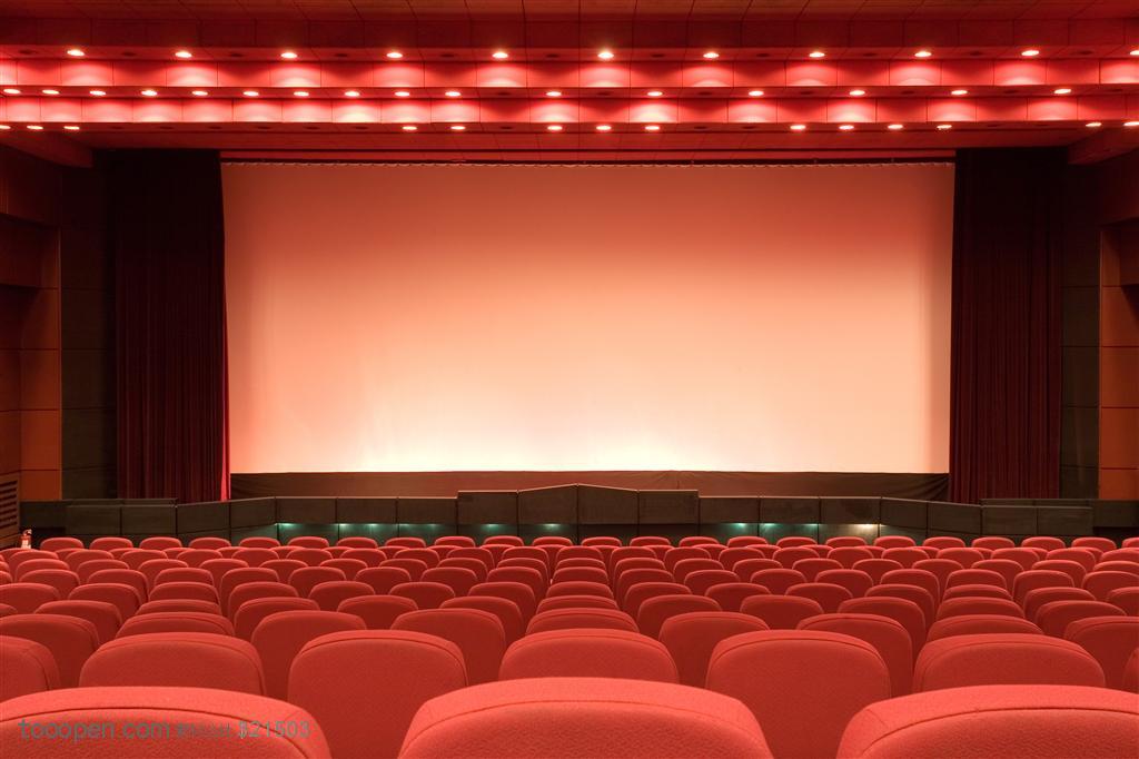 剧场-摆满了红色椅子的剧场