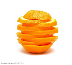切成片摞在一起的橙子