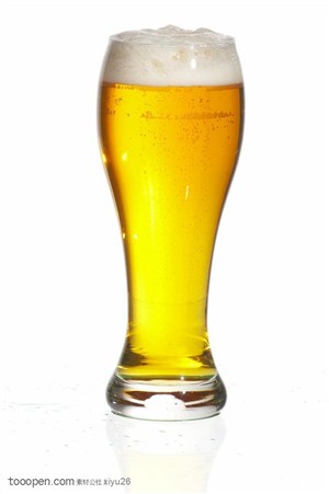 酒水饮料-冒泡的啤酒