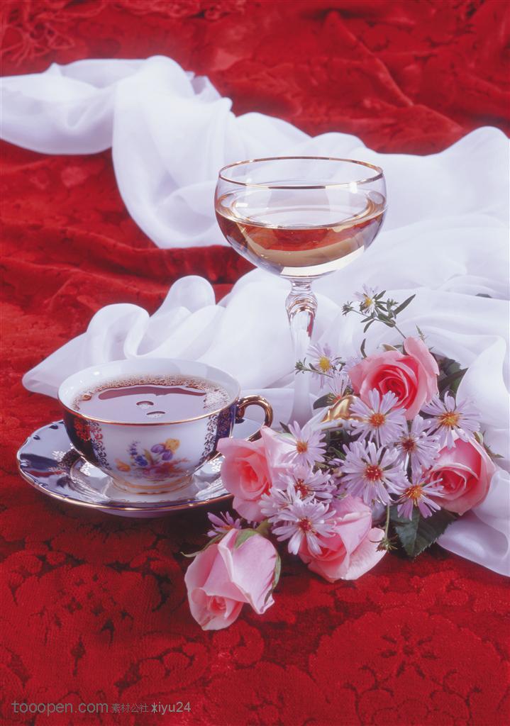 酒水布局-一杯茶与一杯美酒