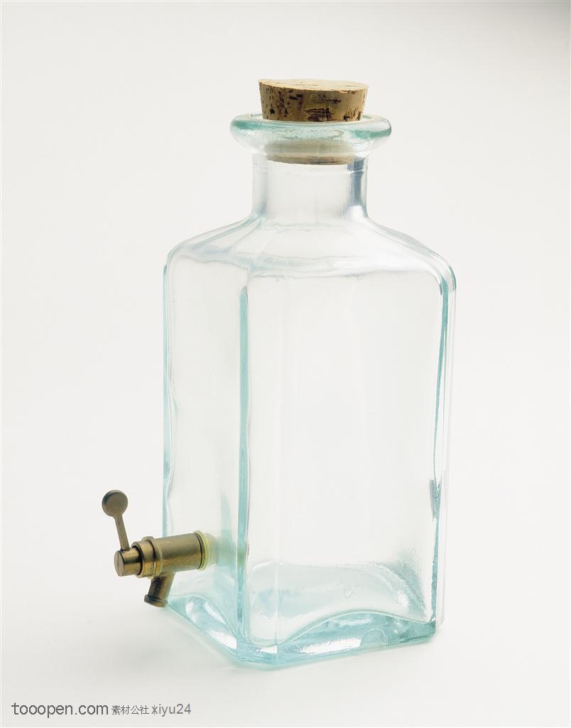 玻璃工艺-方向的玻璃瓶