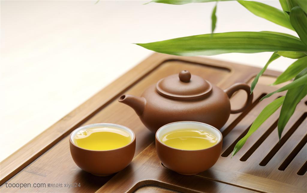 中国茶文化-桌面上的紫砂壶
