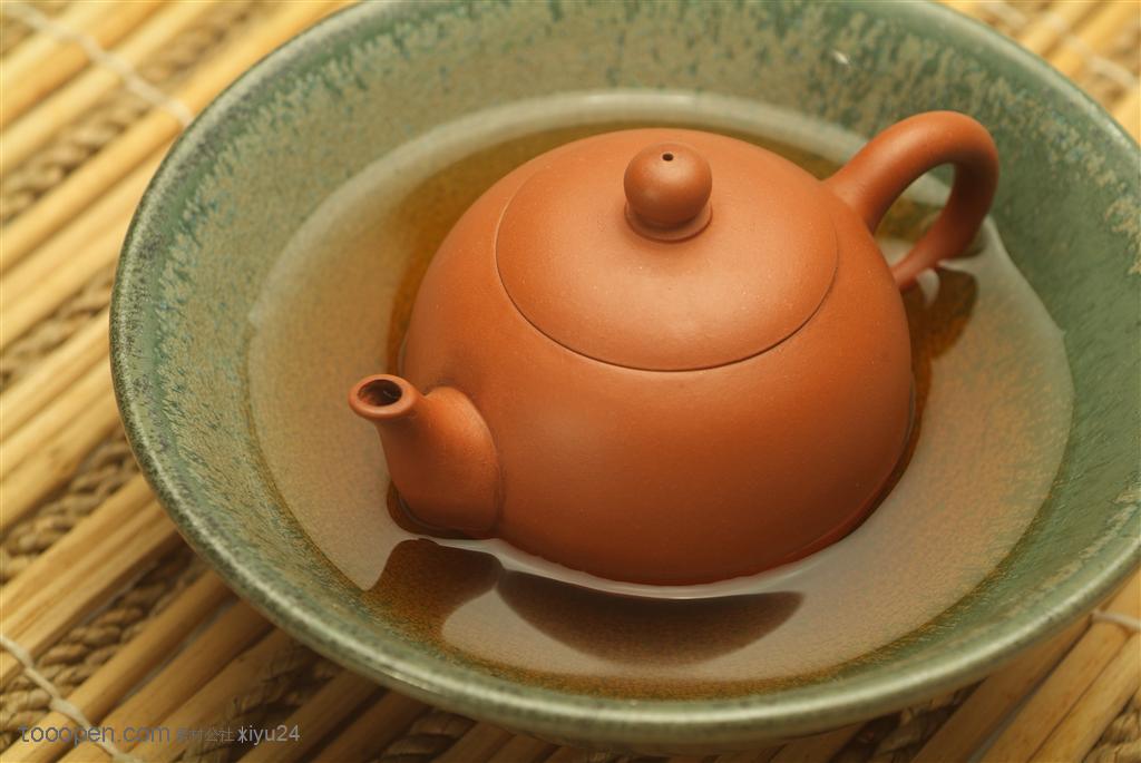 茶艺文化-碗中的紫砂壶