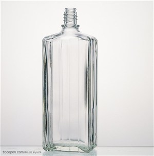 玻璃工艺-方形的玻璃瓶