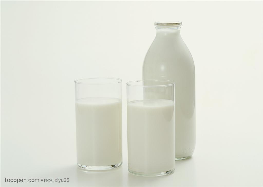 餐饮文化-杯中的牛奶