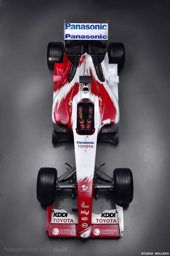丰田汽车-俯视下的红色赛车