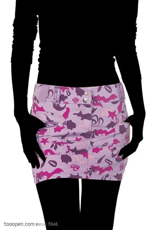 剪影人物服装展示花纹淡紫色一步裙特写手绘插画