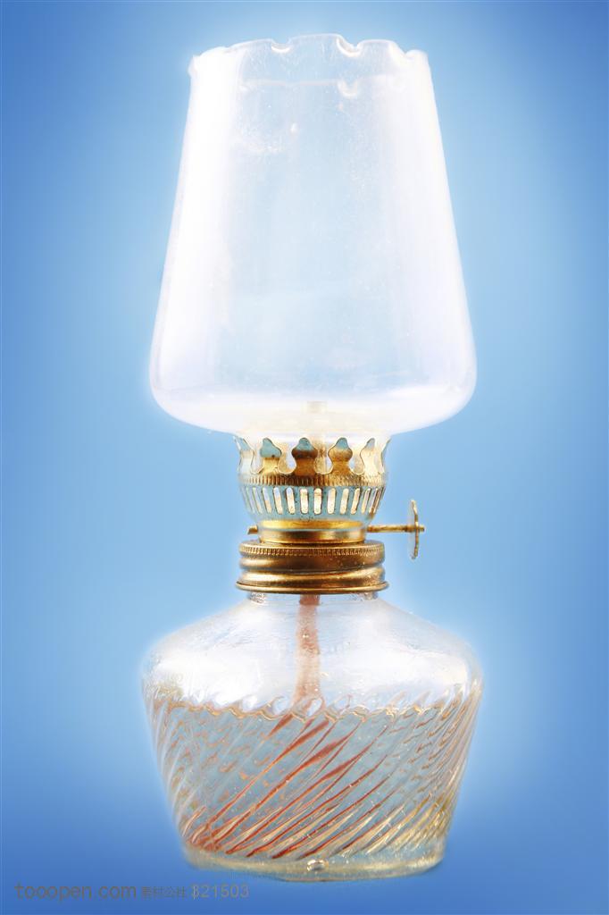 创意灯泡-特色煤油灯特写生活用品