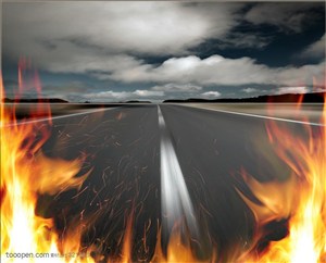 火焰-在公路上飞驰的火花