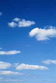 淡蓝色天空白云