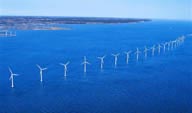 低碳环保素材--海中成排的风车