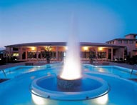 酒店休闲区地中海风格游泳池喷泉