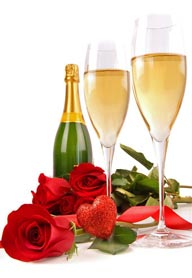 品味品质生活高清图片情人节玫瑰与香槟高脚玻璃杯