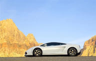 超级跑车-停在沙漠中的兰博基尼